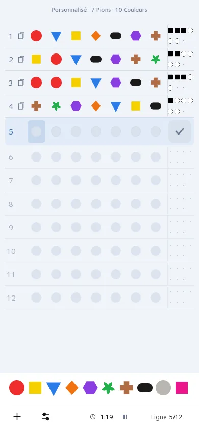 Partie de Codebreaker Master sur téléphone, thème clair, en mode Accessibilité : des pions plats repérés par une forme, et des indices en petits carrés et petits cercles.